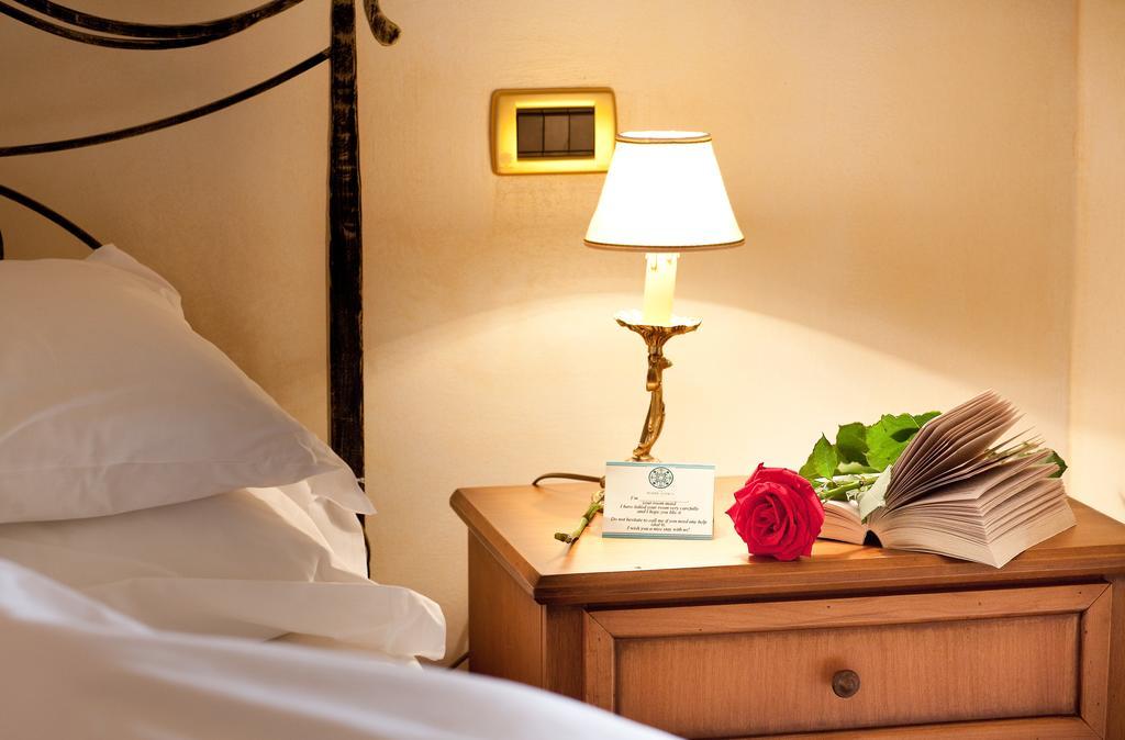 Hotel Villa Torre Antica Атена-Лукана Номер фото